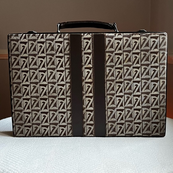 Backgammon and Scrabble Board Games Bundle - Picture 2 of 16